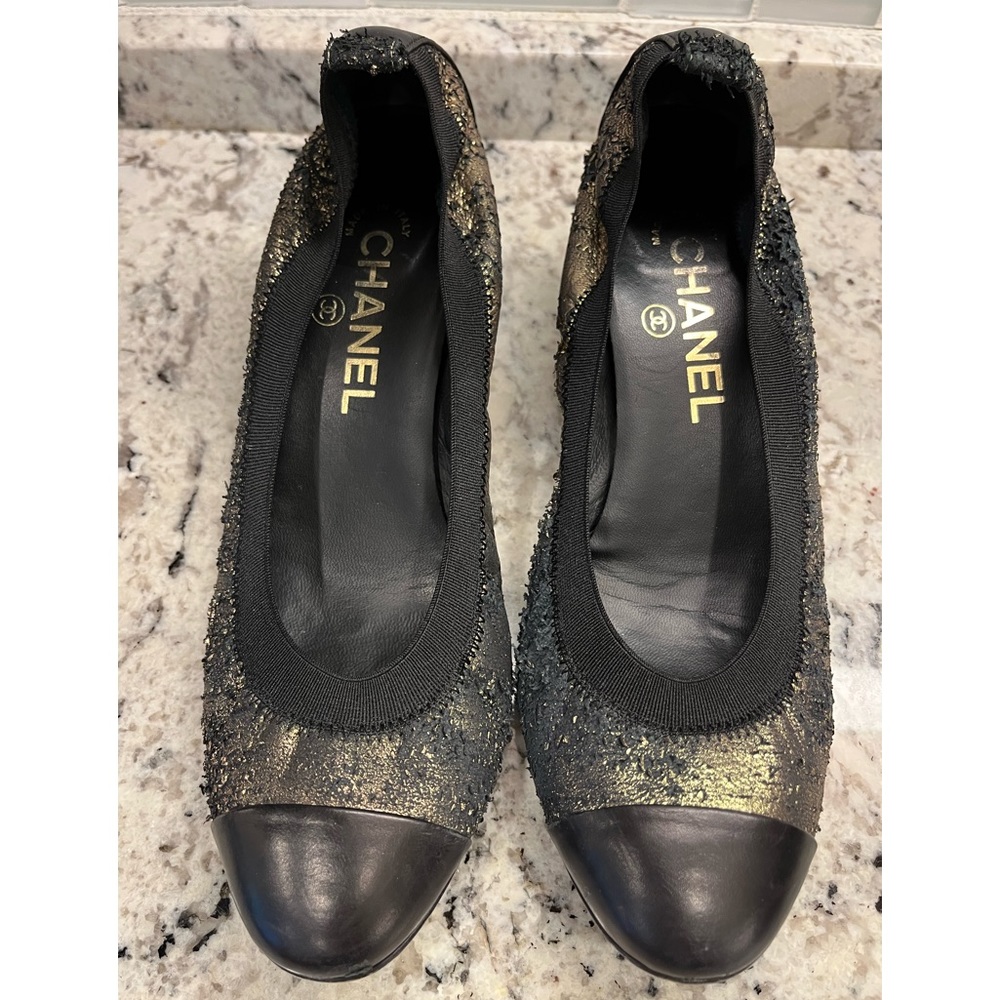 CHANEL Metallic Lambskin Cap Toe Elastic stretch block heel pumps SZ 8, EU 38